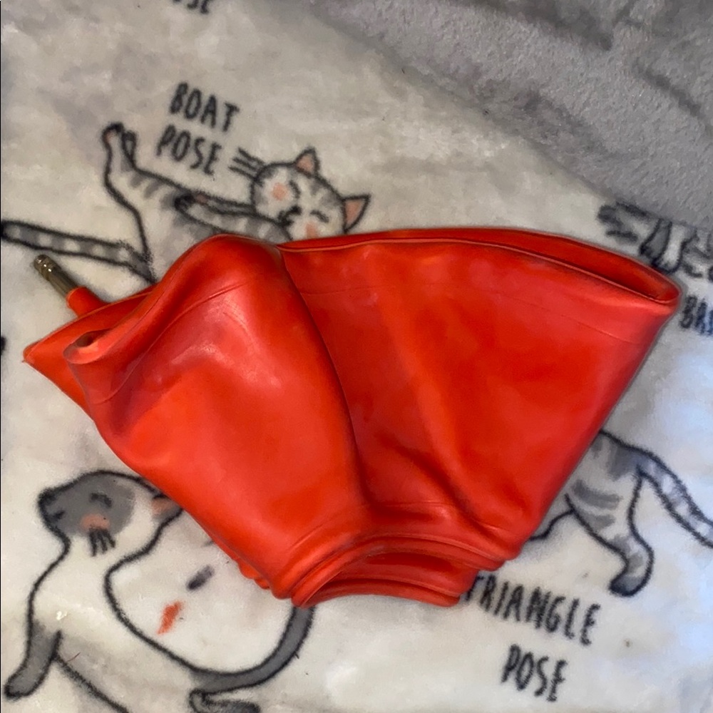 Drive Red Inflatable Rubber Cushion - Picture 12 of 15